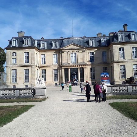 Residence Le Chateau Champs-Sur-Marne Eksteriør billede